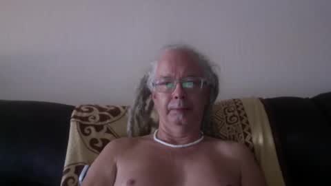 Snapshot of 808dred chatting on 10/30/25, 08:31 808dred online show from 10/30/25, 08:31