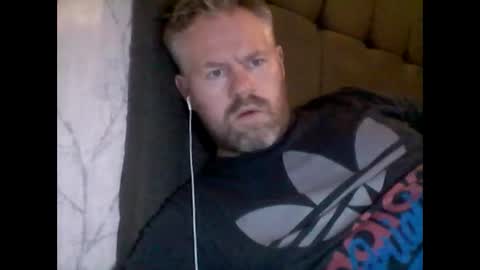 81jonnyx online show from 12/28/24, 02:53