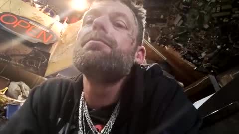 85dilligaf online show from 11/17/25, 07:30