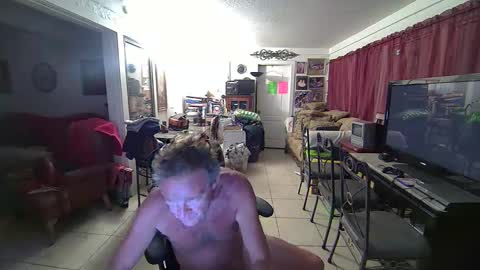 Snapshot of 86406stud chatting on 12/08/24, 03:10 86406stud online show from 12/08/24, 03:10