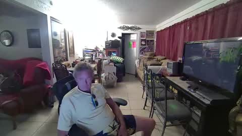 Snapshot of 86406stud chatting on 12/21/24, 02:52 86406stud online show from 12/21/24, 02:52