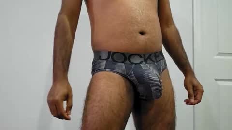 Snapshot of 8inch_desi chatting on 12/23/25, 04:54 8inch_desi online show from 12/23/25, 04:54