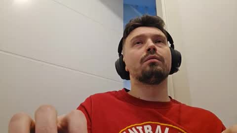 8inchdude93 online show from 04/22/26, 08:06