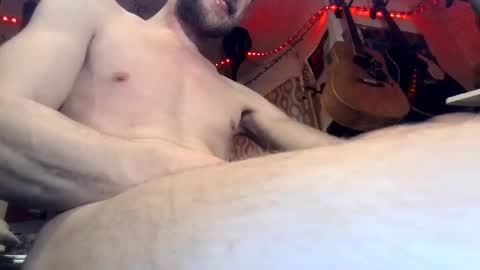 Snapshot of 8inches4you2 chatting on 02/19/25, 06:11 8inches4you2 online show from 02/19/25, 06:11