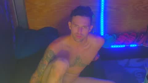 Snapshot of 8inspyder chatting on 09/15/25, 09:31 EvelDicknievel1 online show from 09/15/25, 09:31