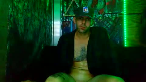 Snapshot of 8inspyder chatting on 09/29/25, 07:35 EvelDicknievel1 online show from 09/29/25, 07:35