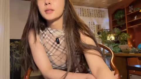 lily online show from 05/08/26, 06:52
