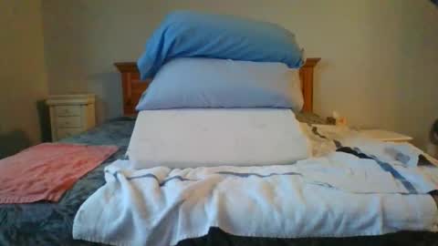 Snapshot of 999gbb_gmx chatting on 01/12/26, 11:43 DildoRidingDilf online show from 01/12/26, 11:43