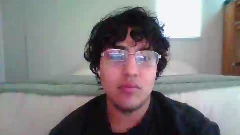 Butterfly boy online show from 12/23/24, 07:09