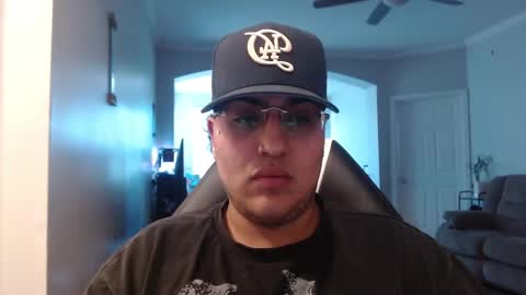 Butterfly boy online show from 10/23/25, 07:12