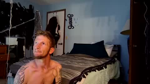 Snapshot of 9_25 chatting on 01/20/25, 11:21 8over6 online show from 01/20/25, 11:21