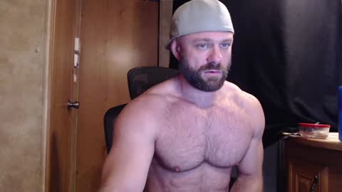 9 fat inches online show from 01/19/25, 11:43