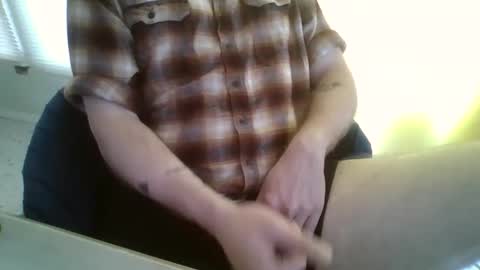 Snapshot of 9inchmenace chatting on 05/13/26, 12:35 9inchmenace online show from 05/13/26, 12:35