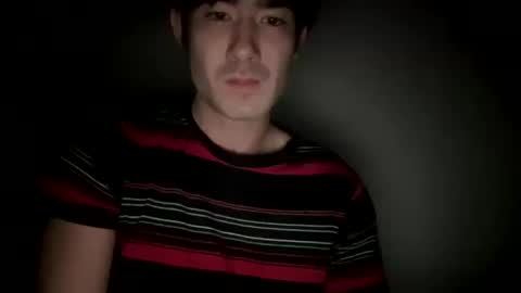 Snapshot of 9thislandd chatting on 12/17/25, 09:21 9thislandd online show from 12/17/25, 09:21