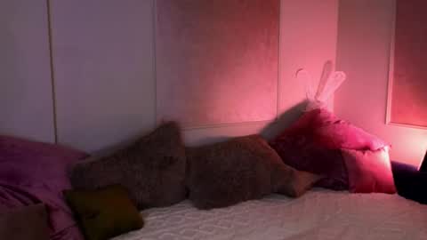 Willow online show from 10/25/25, 09:42