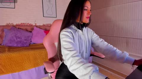 Aby online show from 09/16/25, 01:45