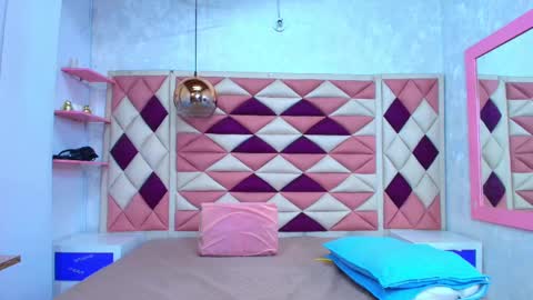  abby rouss online show from 09/18/25, 03:08