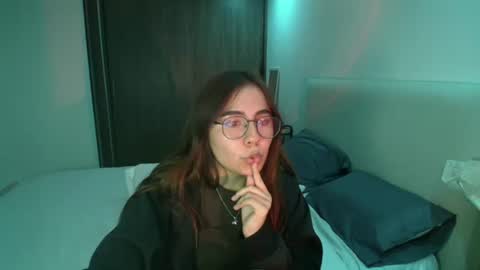 Snapshot of _abbyyyy_ chatting on 02/04/25, 12:08 abby 3 online show from 02/04/25, 12:08