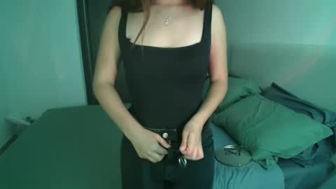 Snapshot of _abbyyyy_ chatting on 02/06/25, 08:13 abby 3 online show from 02/06/25, 08:13