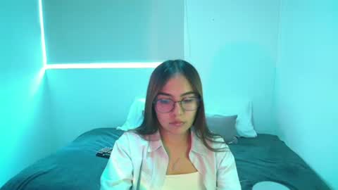 Snapshot of _abbyyyy_ chatting on 09/23/25, 06:33 abby 3 online show from 09/23/25, 06:33
