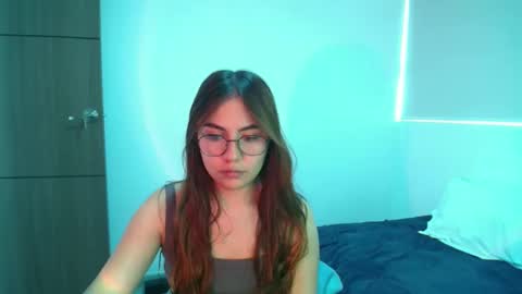 Snapshot of _abbyyyy_ chatting on 10/01/25, 03:18 abby 3 online show from 10/01/25, 03:18