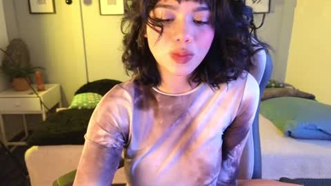 Snapshot of _abigaill_1 chatting on 12/13/24, 06:00 abigaill online show from 12/13/24, 06:00