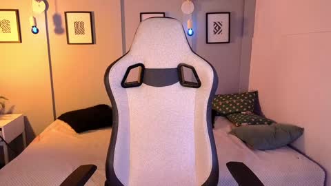 Snapshot of _abigaill_1 chatting on 12/14/24, 04:56 abigaill online show from 12/14/24, 04:56