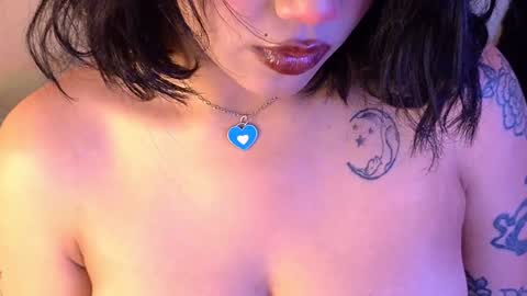 Snapshot of _abigaill_1 chatting on 12/21/24, 05:36 abigaill online show from 12/21/24, 05:36