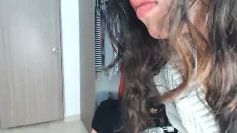 _abrill_20 online show from 11/28/25, 05:59