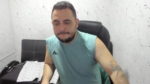 Snapshot of _ace_ventura chatting on 10/27/25, 05:17 ---- online show from 10/27/25, 05:17