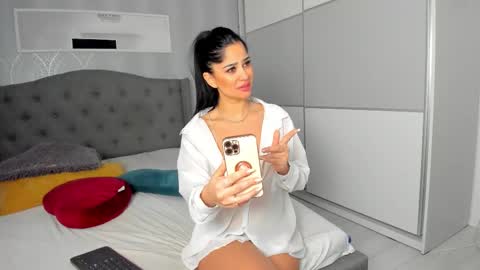 Adelle online show from 02/16/26, 09:27