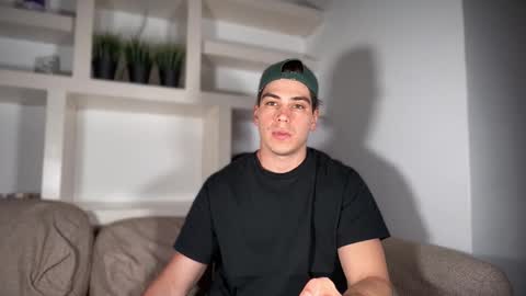 Snapshot of _aesthetic chatting on 09/26/25, 02:43 _aesthetic online show from 09/26/25, 02:43