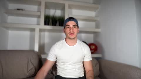 Snapshot of _aesthetic chatting on 09/29/25, 01:38 _aesthetic online show from 09/29/25, 01:38