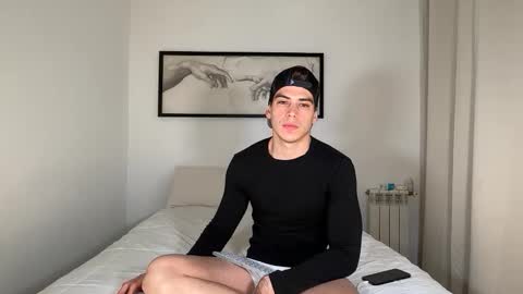 Snapshot of _aesthetic chatting on 03/01/26, 08:22 _aesthetic online show from 03/01/26, 08:22