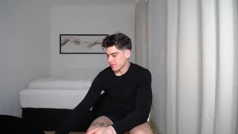 Snapshot of _aesthetic chatting on 05/15/26, 02:13 _aesthetic online show from 05/15/26, 02:13