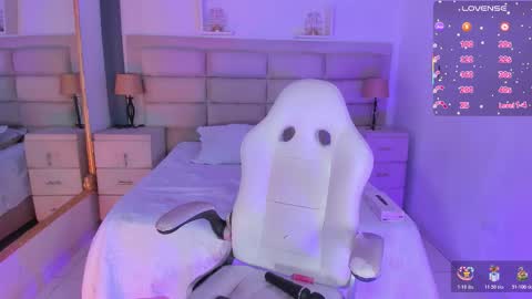 Snapshot of _agathaargent chatting on 12/13/25, 08:58 Agatha online show from 12/13/25, 08:58