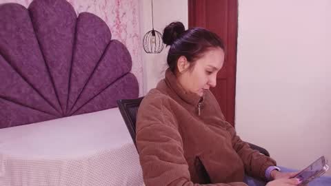 Snapshot of _alaia_collway_ chatting on 01/07/26, 11:56 Alaia online show from 01/07/26, 11:56