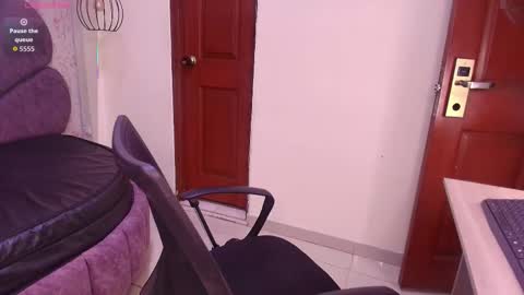 Snapshot of _alaia_collway_ chatting on 02/25/26, 11:42 Alaia online show from 02/25/26, 11:42