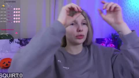 Snapshot of _aleksa chatting on 10/15/25, 05:51 Alexa online show from 10/15/25, 05:51