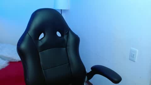 Snapshot of _alexandrajones chatting on 01/28/25, 07:11 Alexandra online show from 01/28/25, 07:11