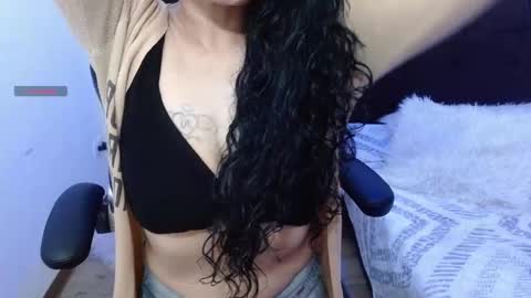 Snapshot of _alexandrajones chatting on 09/26/25, 04:38 Alexandra online show from 09/26/25, 04:38