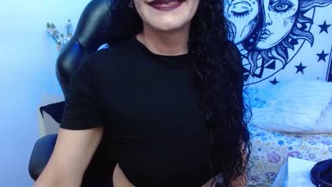 Snapshot of _alexandrajones chatting on 12/16/25, 02:49 Alexandra online show from 12/16/25, 02:49