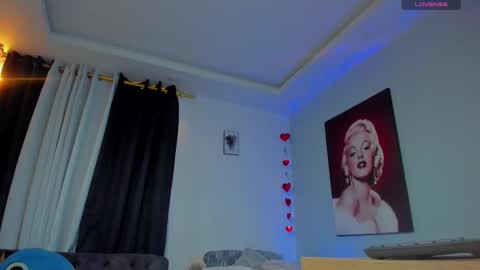 Snapshot of _alicelewis chatting on 02/17/25, 11:09 Alice online show from 02/17/25, 11:09