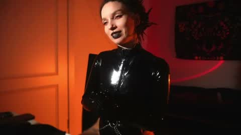 Snapshot of _alicemorrison_ chatting on 06/17/26, 05:36 Alice Morrison Mistress Datura online show from 06/17/26, 05:36