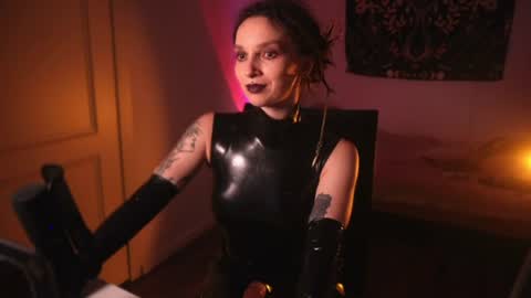 Snapshot of _alicemorrison_ chatting on 07/27/26, 06:37 Alice Morrison Mistress Datura online show from 07/27/26, 06:37