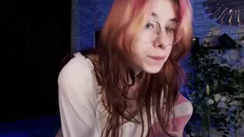 Snapshot of _alicenyx chatting on 06/29/26, 08:42 Alice online show from 06/29/26, 08:42