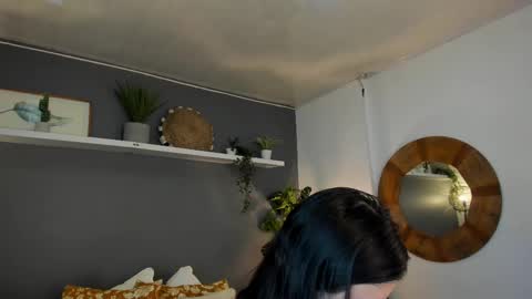 Snapshot of _aliice_1 chatting on 02/21/25, 07:43 Alice online show from 02/21/25, 07:43