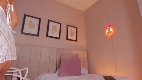 Hii I m Alison   online show from 10/23/25, 11:31