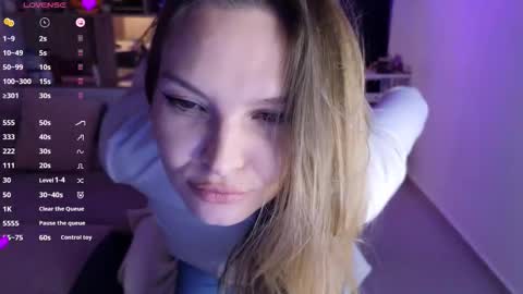 Snapshot of _alleyesonme chatting on 11/14/25, 04:38 Mia online show from 11/14/25, 04:38