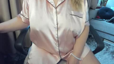 Snapshot of _alyssia_ chatting on 05/15/26, 09:27 lisa online show from 05/15/26, 09:27